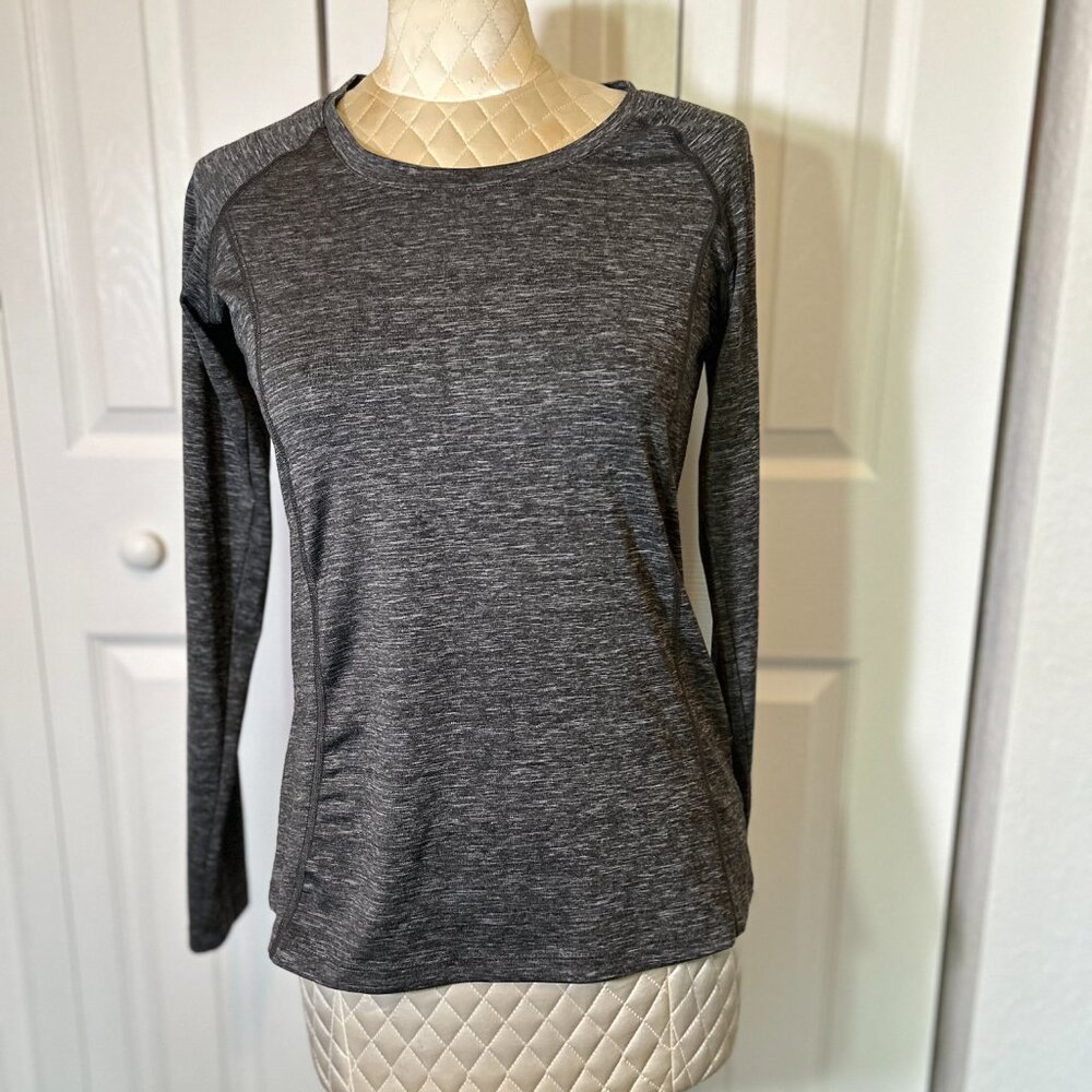 Columbia Titanium Woman's Gray Long Sleeve Athletic Shirt, Size M